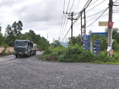 Cụm công nghiệp Phước Tân (Biên Hòa, Đồng Nai) tuy chưa có giấy phép xây dựng, nhưng các doanh nghiệp đã tự ý xây nhà xưởng.