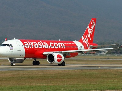 Tại Việt Nam, AirAsia đang khai thác 16 đường bay thẳng kết nối Hà Nội, Thành phố Hồ Chí Minh, Đà Nẵng, Nha Trang, Phú Quốc và Cần Thơ với sáu điểm đến tại Malaysia, Thái Lan và Philippines.