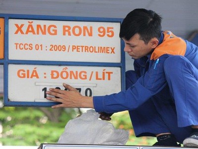 Giá xăng sẽ tăng trở lại vào ngày mai?