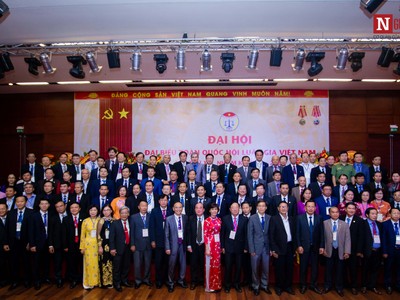 Ban Chấp hành Trung ương Hội Luật gia khóa XIII ra mắt Đại hội.