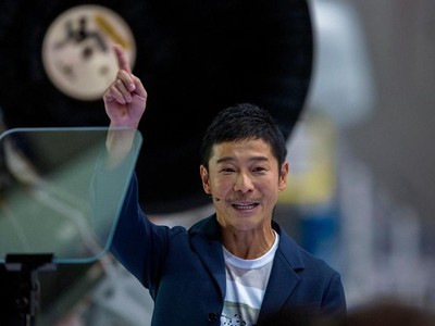 Tỷ phú Nhật Bản Yusuke Maezawa. Ảnh: AFP