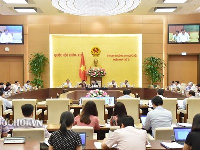 Toàn cảnh phiên họp. 