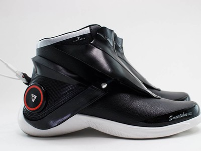 Giày thông minh giúp theo dõi sức khỏe