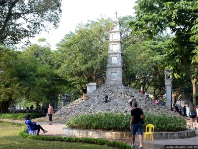  Bộ Văn hoá, Thể thao và Du lịch lý giải, việc thi công nhà ga C9 có thể tạo rung chấn, ảnh hưởng tới Nghi môn, Tháp Bút của đền Ngọc Sơn và đền Bà Kiệu tại các vị trí xung quanh