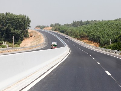 Một đoạn cao tốc Bắc Giang - Lạng Sơn đã được thi công hoàn thiện.