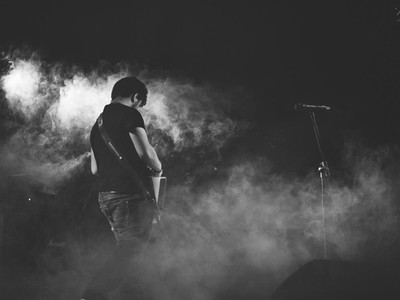 Cục Thuế TP.HCM đã kiểm tra và truy thu số thuế lớn với một số nghệ sĩ nhưng không tiết lộ chi tiết con số. Ảnh minh họa: Creativecommons.