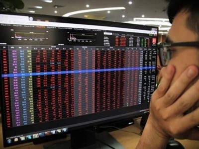 Nhóm cổ phiếu “vua” vẫn giữ được sự ổn định và tiếp tục hút dòng tiền của nhà đầu tư.