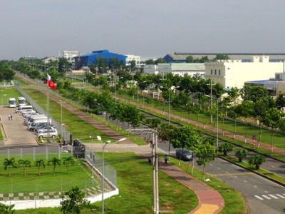 Đồng Nai có 31 khu công nghiệp đi vào hoạt động với bình quân tỷ lệ lấp đầy khoảng 78,5%, trong đó có 17 khu công nghiệp đã được lấp đầy với tỷ lệ từ 92-100% . Ảnh: Một góc khu công nghiệp Long Thành, nơi có tốc độ phát triển công nghiệp rất nhanh.