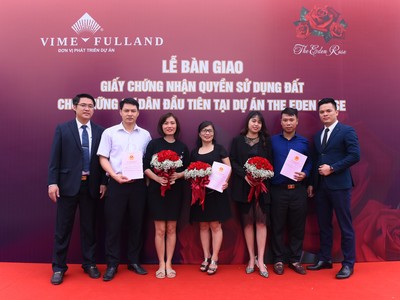 Cư dân dự án The Eden Rose nhận Giấy chứng nhận quyền sử dụng đất từ Chủ đầu tư