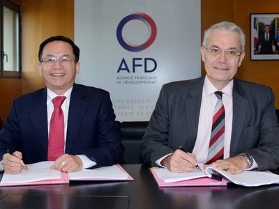 Lãnh đạo EVN và đại diện AFD ký kết thỏa ước tín dụng trị giá 24,2 triệu EUR cho Dự án Nhà máy Điện mặt trời Sê San 4.