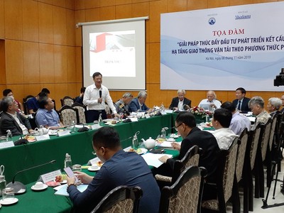 Cục trưởng Cục Quản lý đấu thầu Nguyễn Đăng Trương phát biểu tại Tọa đàm.