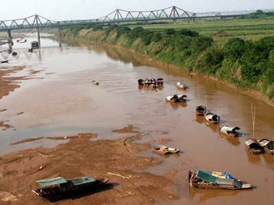 Các hồ thuỷ điện đầu nguồn sông Hồng có mức nước dâng thấp hơn bình thường, khiến hạ du lo lắng việc cấp nước cho đổ ải nông nghiệp vụ Đông Xuân 2020