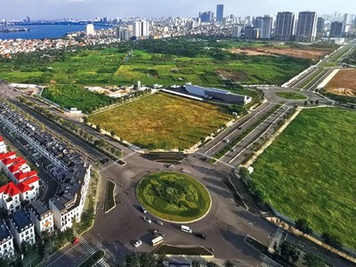 Thủ tướng đã yêu cầu đẩy mạnh giải ngân vốn đầu tư công, làm sao đạt mức cao nhất trong tháng 12 này. Trong ảnh: Đường Nguyễn Văn Huyên (Hà Nội) kéo dài vừa được đưa vào sử dụng. Ảnh: Đức Thanh