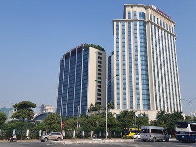 Các khách sạn, chung cư cao tầng gần khu vực đường đua sẽ là điểm quan sát giải F1 tuyệt vời. Ảnh: Thành Nguyễn