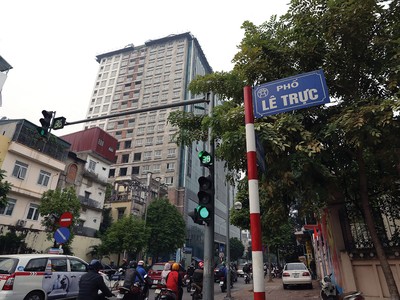 Ở Hà Nội và TP.HCM, không ít dự án vẽ thêm tầng để trục lợi trái phép