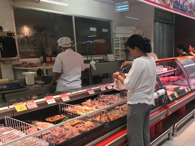 Kiến nghị giữ thuế nhập khẩu gia cầm ở mức 20% trước làn sóng thịt gà nhập khẩu giá rẻ