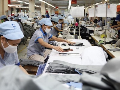 Dệt may là một trong những lĩnh vực chịu tác động mạnh từ xung đột thương mại Mỹ - Trung. Ảnh: Đức Thanh