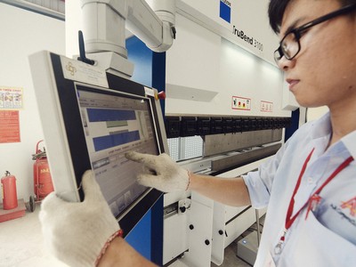 Lao động có trình độ đại học tại các doanh nghiệp trong ngành gỗ chỉ khoảng 2-3% (Ảnh: AA).