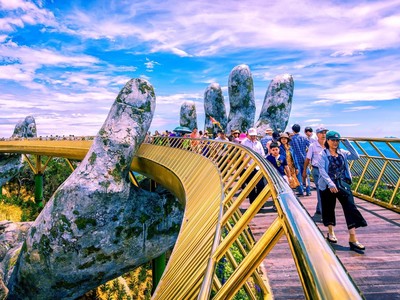 Ảnh minh họa: Cầu Vàng tại Sun World Ba Na Hills