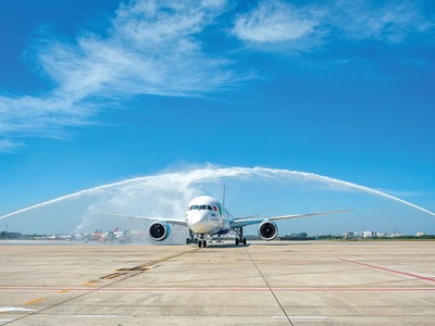 Không có con đường nào khác, Việt Nam chỉ có một lựa chọn duy nhất với lịch sử là bằng mọi cách phải tăng trưởng và tăng trưởng cao liên tục.