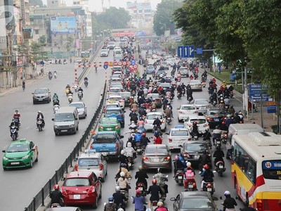 Lưu lượng giao thông tại cửa ngõ các thành phố lớn như Hà Nội và Tp.HCM sẽ gia tăng trong ngày mai - mùng 4 Tết Canh Tý.