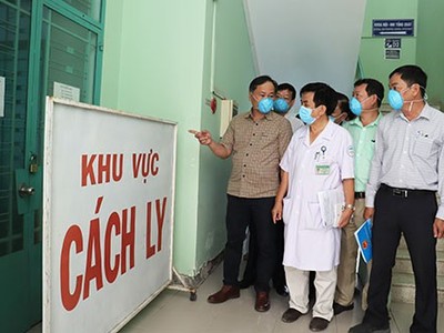 Đoàn công tác của UBND tỉnh Khánh Hòa kiểm tra một khu cách ly tại Bệnh viện Bệnh nhiệt đới Khánh Hòa