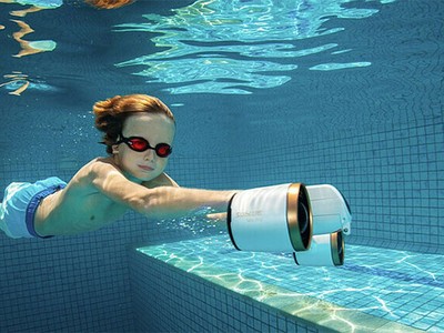 Thiết bị hỗ trợ lặn như máy bay phản lực