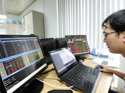 Quỹ đầu tư tích cực gom hàng