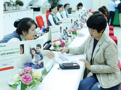 VPBank công bố hỗ trợ giảm lãi suất cho vay tới 1,5%/năm so với mức thông thường cho khoảng 1.000 khách hàng bị ảnh hưởng bởi dịch Covid-19