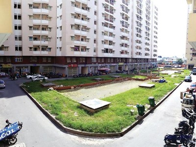 Chung cư Khang Gia Tân Hương đã bị chủ đầu tư thay đổi kết cấu tại tầng 1, tầng lửng và tầng 2, tháo gỡ hệ thống phòng cháy, chữa cháy để ngăn thành các căn hộ.