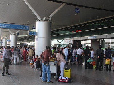 Đã có hành khách chung chuyến bay với bệnh nhân Covid-19 ở Hà Nội bay vào TP.HCM.