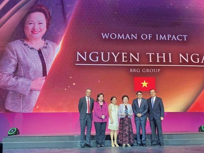 Bà Nguyễn Thị Nga, Chủ tịch Tập đoàn BRG vừa nhận Giải thưởng Nữ doanh nhân có tầm ảnh hưởng lớn khu vực ASEAN.