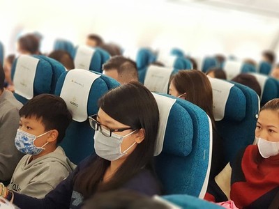 Các hành khách sẽ phải sử dụng khẩu trang trên máy bay và khi vào các nhà ga cảng hàng không tại Việt Nam.