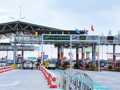 Thủ tướng Chính phủ yêu cầu đẩy nhanh triển khai hệ thống thu phí tự động không dừng