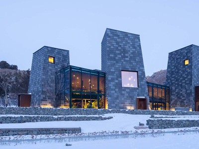 Thung lũng suối nóng mùa xuân Nhiệt Hà