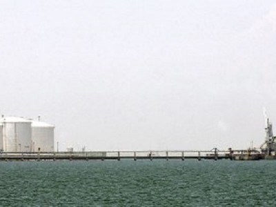 Lo ngại thế giới sắp hết chỗ chứa dầu, đã có doanh nghiệp tính phương án đóng thêm tàu dầu để tích trữ trên biển. Ảnh: AFP