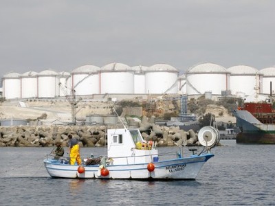 Kho chứa dầu mỏ tại cảng Vasilikos, Cyprus. Ảnh: AFP