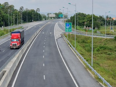 Một đoạn cao tốc Bắc - Nam phía Đông qua tỉnh Quảng Nam.