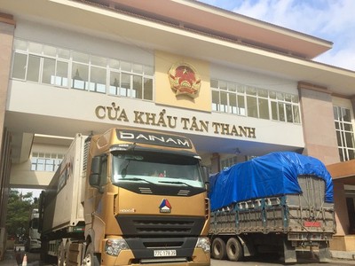 Tồn gần 1.000 xe hàng, Lạng Sơn đề nghị tạm dừng tiếp nhận hàng xuất khẩu tại cửa khẩu Tân Thanh