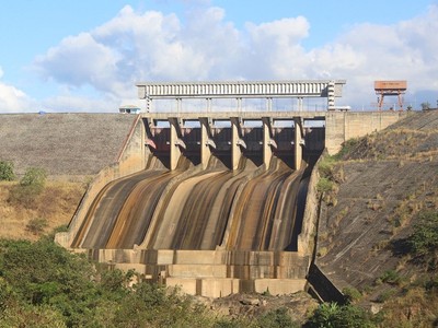 Ông Tô Văn Hùng, Giám đốc Sở Tài nguyên và Môi trường (TN&MT) sẽ là người đại diện theo ủy quyền của Chủ tịch UBND thành phố Đà Nẵng ra lệnh điều tiết nguồn nước thủy điện về hạ du, chống hạn, mặn…