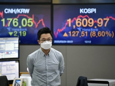 Chỉ số Kospi của Hàn Quốc tăng vọt 3,26% trong phiên giao dịch sáng nay 17/4. Ảnh: AFP