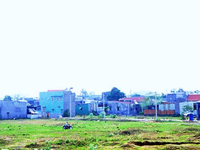 Một phần khu đất để xây dựng Khu đô thị tái định cư phường Hóa An, dự kiến tổng vốn đầu tư xây dựng khu đô thị tái định cư hơn 2.700 tỷ đồng. Ảnh: Phạm Tùng. 