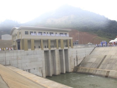 Dự án thuỷ điện Đakrông 4 vừa được vận hành vào tháng 12/2019 tại tỉnh Quảng Trị có tổng mức đầu tư gần 1.400 tỷ đồng tại thôn Tà Liêng, xã Đakrông, huyện miền núi Đakrông, tỉnh Quảng Trị.