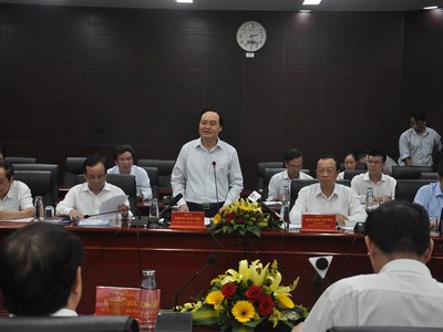 Bộ trưởng Phùng Xuân Nhạ phát biểu tại buổi làm việc.