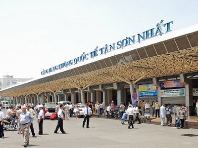 Nhà ga quốc nội Tân Sơn Nhất được xây dựng từ lâu và đã quá tải nghiêm trọng, làm ảnh hưởng tới chất lượng dịch vụ.