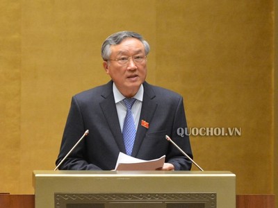 Chánh án Toà án Nhân dân tối cao Nguyễn Hoà Bình trong một phiên họp Quốc hội.