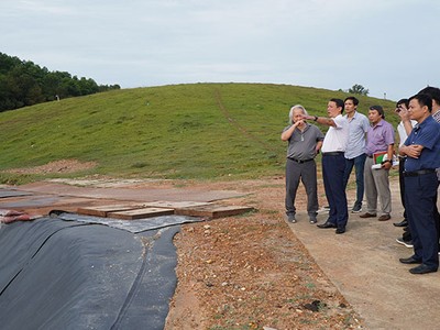 Phó chủ tịch UBND tỉnh Thừa Thiên Huế Phan Thiên Định kiểm tra khu xử lý rác Thủy Phương