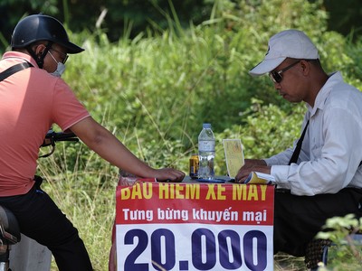 Bảo hiểm xe máy: Lãi khủng nhưng không mặn mà