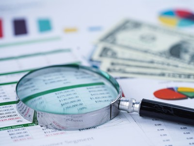 Lương thưởng cho CEO, nhà đầu tư chờ đợi sự thay đổi