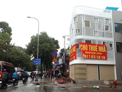 Im lìm mặt bằng cho thuê